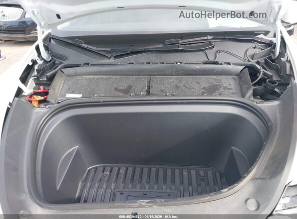 7SAYGAEE4RF201894 2024 TESLA MODEL Y White Rear view