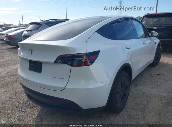 7SAYGAEE4RF201894 2024 TESLA MODEL Y White Rear right
