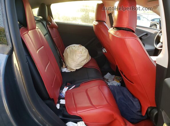 7SAYGAEE5PF606224 2023 TESLA MODEL Gray Widok tylnych siedzeń
