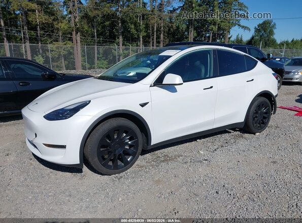 7SAYGAEE5PF806780 2023 TESLA MODEL Y White Front left