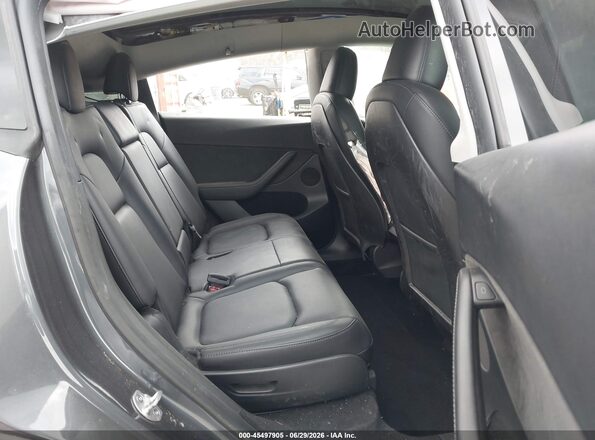 7SAYGAEE5PF909942 2023 TESLA MODEL Y Gray Vista de la etiqueta del VIN