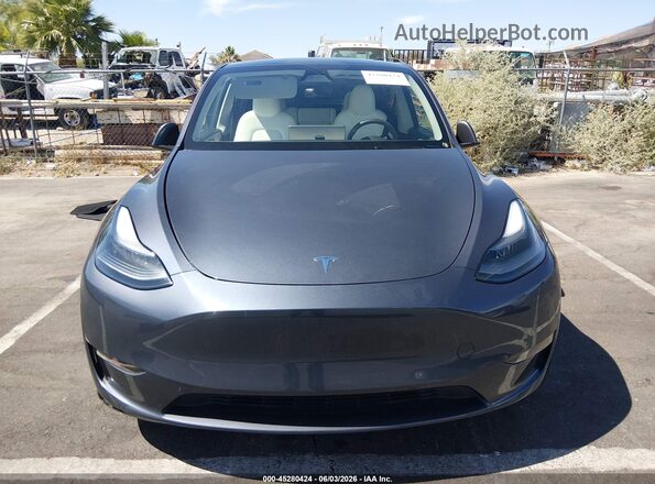 7SAYGAEE5PF967503 2023 TESLA MODEL Y Gray ხელსაწყოთა პანელის ხედი