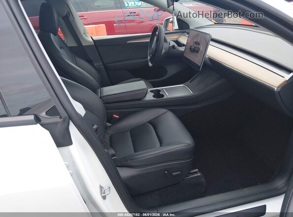 7SAYGAEE6RF157042 2024 TESLA MODEL Y Белый Вид салона спереди