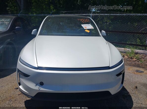 7SAYGAEE6TF604122 2026 TESLA MODEL Y Белый Вид панели приборов
