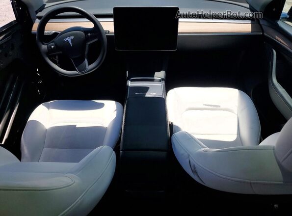 7SAYGAEE7SF239402 2025 TESLA MODEL Black Vista del salpicadero