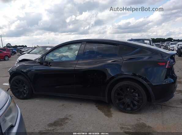 7SAYGAEE8NF365837 2022 TESLA MODEL Y Black Widok wnętrza z tyłu