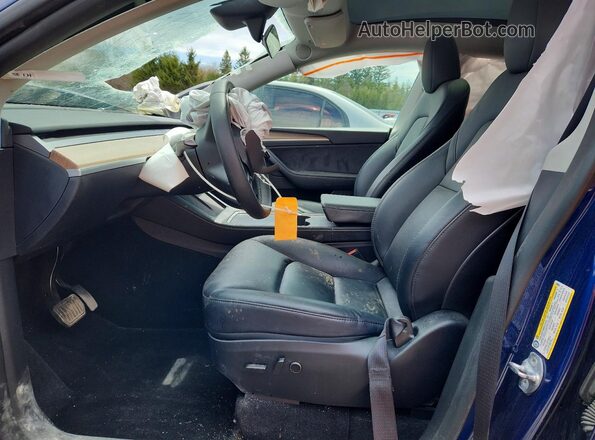 7SAYGAEE8RF009667 2024 TESLA MODEL Blue Widok wnętrza z przodu