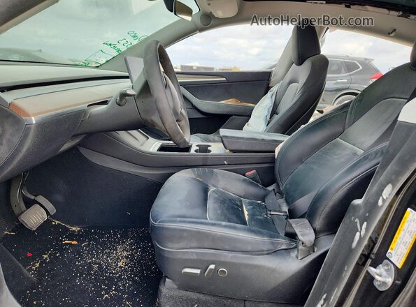 7SAYGAEE8RF116654 2024 TESLA MODEL Черный Вид салона спереди