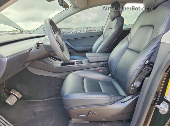 7SAYGAEE9NF337349 2022 TESLA MODEL Черный Вид салона спереди