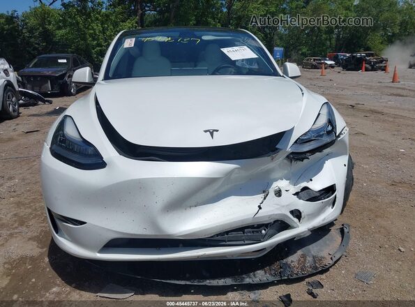 7SAYGAEE9NF427892 2022 TESLA MODEL Y Белый Вид панели приборов