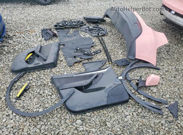 7SAYGAEEXRF020105 2024 TESLA MODEL Two Tone Engine compartment view