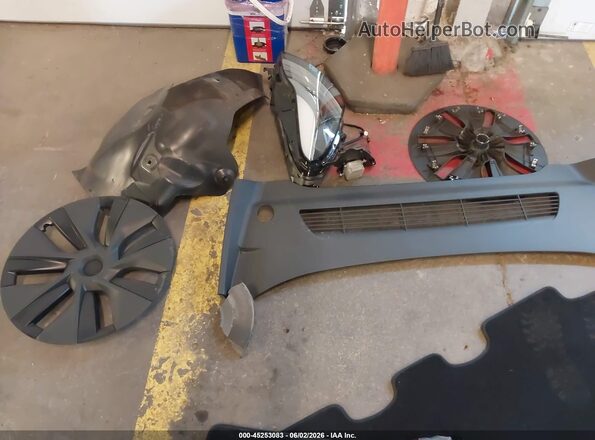 7SAYGDED0SF279071 2025 TESLA MODEL Y Серебряный Вид панели приборов