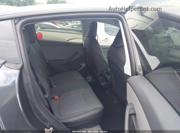 7SAYGDED0TA593866 2026 TESLA MODEL Y Gray VIN կոդի պիտակի տեսք