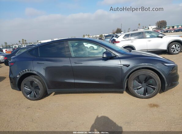 7SAYGDED0TF461032 2026 TESLA MODEL Y Gray Սալոնի հետևի տեսք