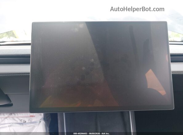 7SAYGDED0TF636024 2026 TESLA MODEL Y Gray Widok wnętrza 360 stopni