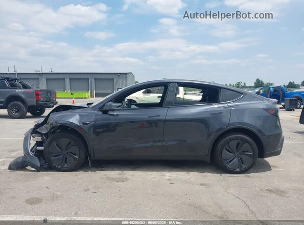 7SAYGDED0TF636024 2026 TESLA MODEL Y Gray Widok wnętrza z tyłu