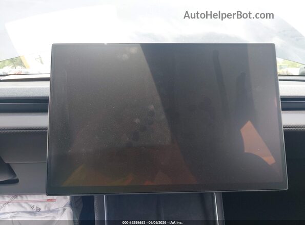 7SAYGDED0TF636024 2026 TESLA MODEL Y Gray Widok tylnych siedzeń