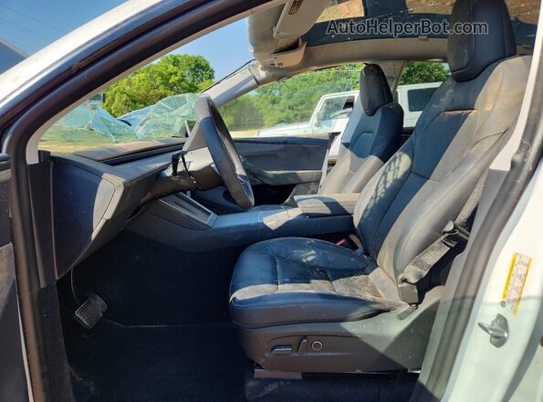 7SAYGDED1TA431518 2026 TESLA MODEL White Vista interior delantera