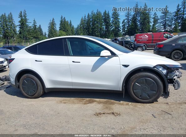 7SAYGDED1TA597862 2026 TESLA MODEL Y White 360 interior view