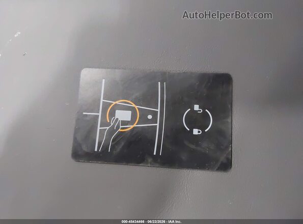7SAYGDED1TA706496 2026 TESLA MODEL Y Navy Vista del salpicadero