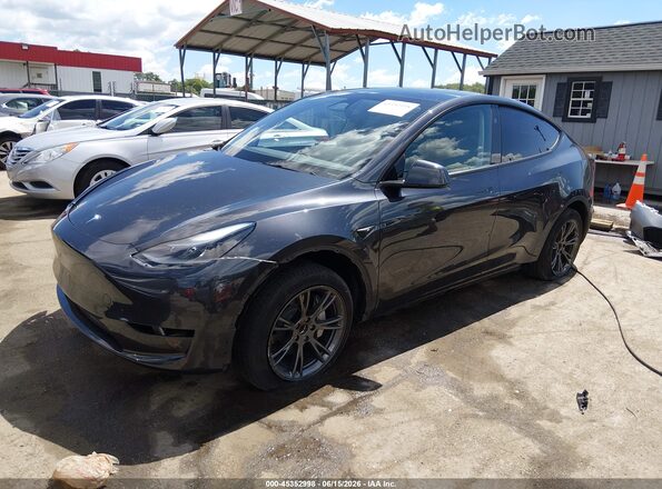 7SAYGDED2RF096457 2024 TESLA MODEL Y Black Передня ліва чверть