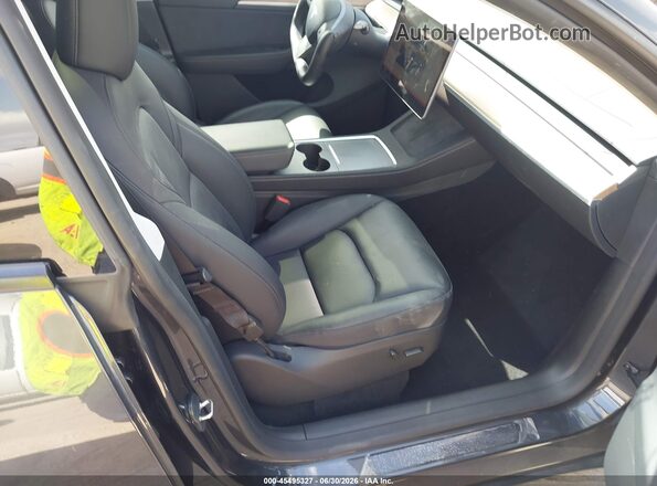 7SAYGDED2SA354866 2025 TESLA MODEL Y Beige წინა სალონის ხედი