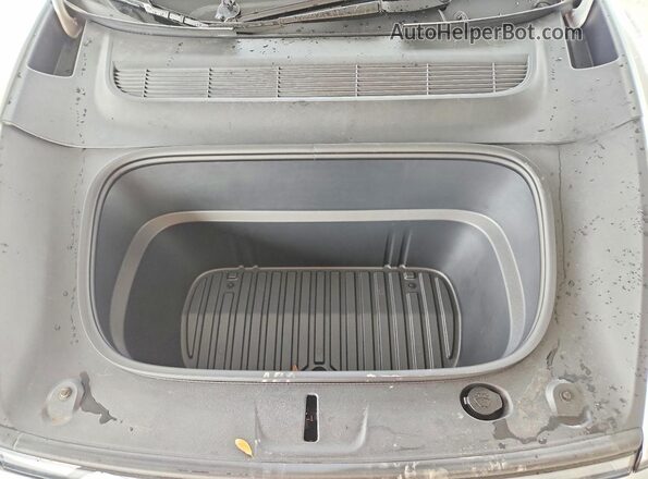 7SAYGDED2TA459375 2026 TESLA MODEL White Շարժիչի բաժամունքի տեսք