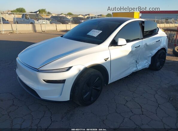 7SAYGDED2TA475611 2026 TESLA MODEL Y White Առջևի ձախ երեք քառորդ տեսարան
