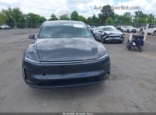 7SAYGDED2TF396037 2026 TESLA MODEL Y Gray Vista del salpicadero