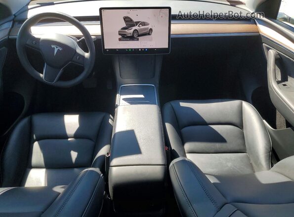 7SAYGDED3RF087153 2024 TESLA MODEL White Dashboard view