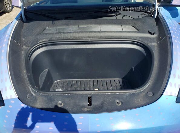 7SAYGDED3RF087153 2024 TESLA MODEL White Rear interior view