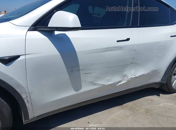 7SAYGDED3RF095883 2024 TESLA MODEL Y Белый Вид спереди