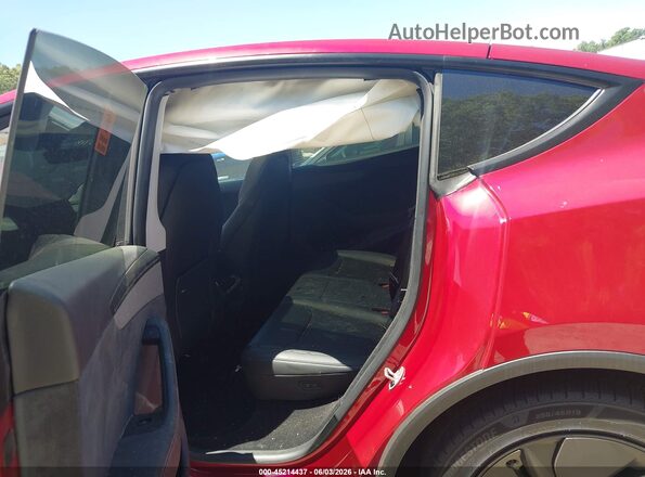7SAYGDED3TA498718 2026 TESLA MODEL Y Красный Вид наклейки с VIN-кодом
