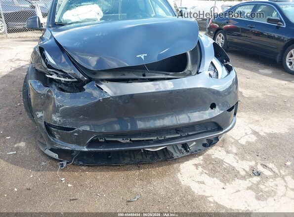 7SAYGDED4RF055747 2024 TESLA MODEL Y Gray Դիմացի տեսք