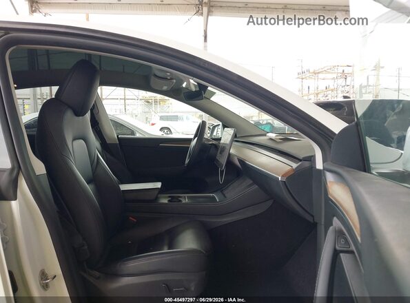7SAYGDED4RF214265 2024 TESLA MODEL Y White წინა სალონის ხედი