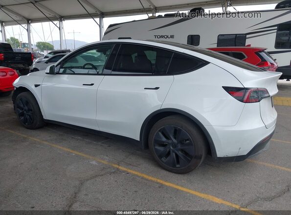 7SAYGDED4RF214265 2024 TESLA MODEL Y White სალონის 360-გრადუსიანი ხედი