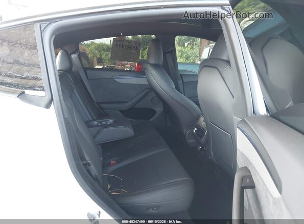 7SAYGDED4TA690987 2026 TESLA MODEL Y White Widok naklejki z numerem VIN