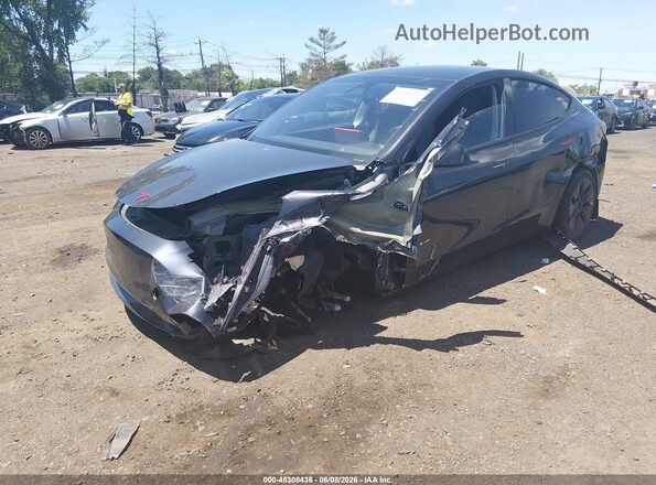 7SAYGDED5RF186542 2024 TESLA MODEL Y Black Առջևի ձախ երեք քառորդ տեսարան