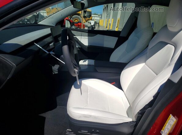 7SAYGDED5TA498073 2026 TESLA MODEL Red Widok wnętrza z przodu