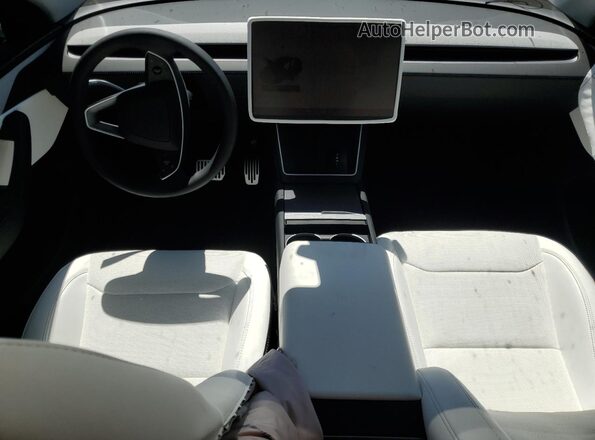 7SAYGDED5TF524612 2026 TESLA MODEL Blue Առջևի վահանակի տեսք