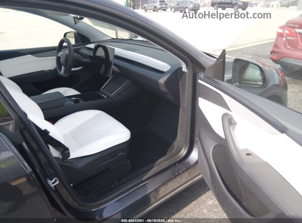 7SAYGDED6TA427948 2026 TESLA MODEL Y Серый Вид салона спереди