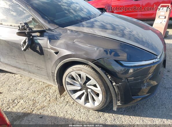 7SAYGDED6TF401370 2026 TESLA MODEL Y Gray Front view