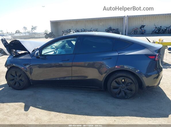 7SAYGDED7RF180287 2024 TESLA MODEL Y Black Rear interior view