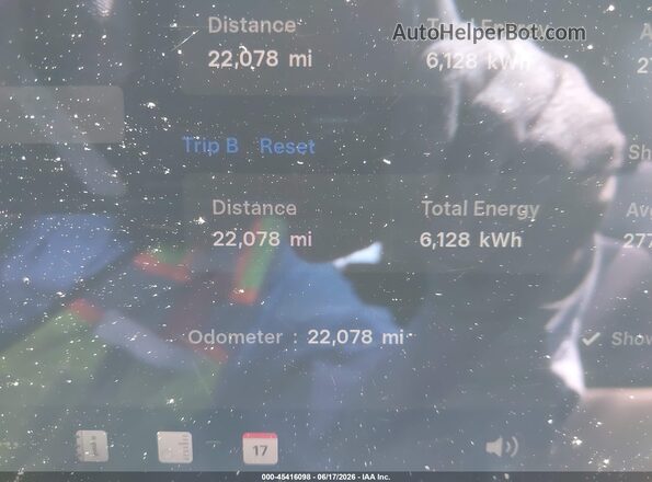 7SAYGDED7RF180287 2024 TESLA MODEL Y Black 360 interior view