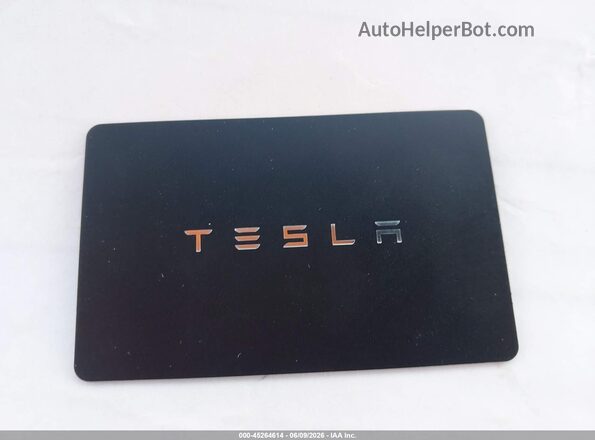 7SAYGDED7SA373669 2025 TESLA MODEL Y Белый Вид панели приборов