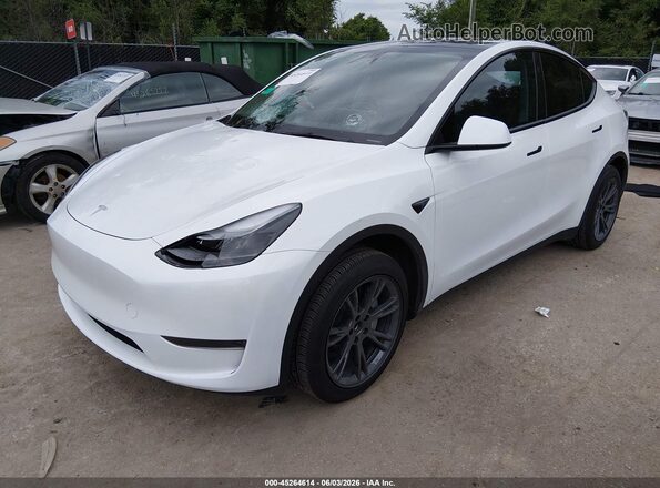 7SAYGDED7SA373669 2025 TESLA MODEL Y Белый Передняя левая четверть