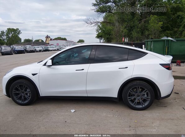 7SAYGDED7SA373669 2025 TESLA MODEL Y Белый Панорамный вид салона 360°