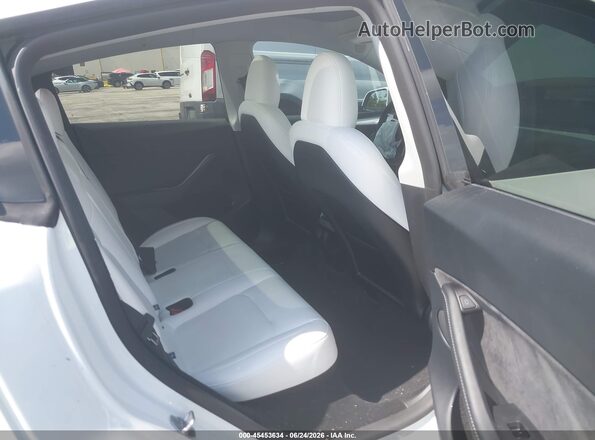 7SAYGDED7SA374238 2025 TESLA MODEL Y Белый Вид наклейки с VIN-кодом