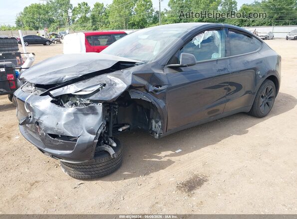 7SAYGDED7SF259917 2025 TESLA MODEL Y Серый Передняя левая четверть