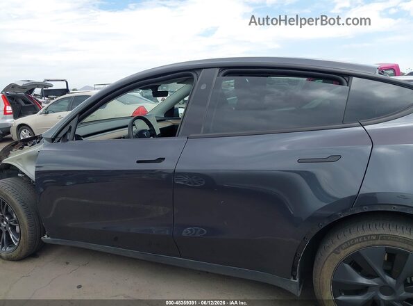 7SAYGDED8SF269260 2025 TESLA MODEL Y Gray 
